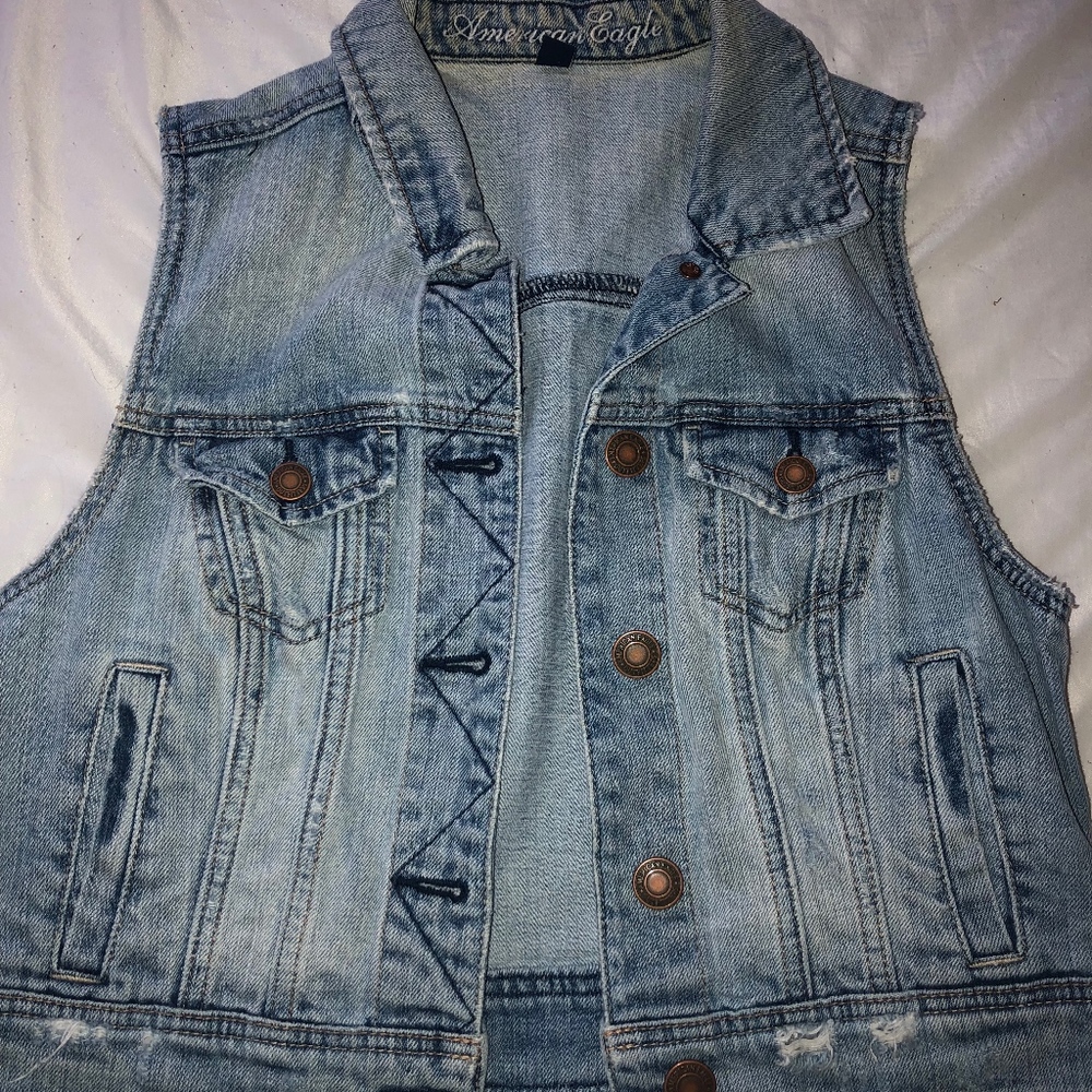 American Eagle Distressed Jean Vest